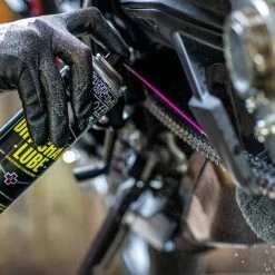 Muc-Off Dry Chain Lube PTFE Kettingspray 400ml 6 Muc-Off Dry Chain Lube PTFE Kettingspray 400ml -Winkel Voor Motorfietsonderdelen muc off chain lube dry ptfe 400ml 4