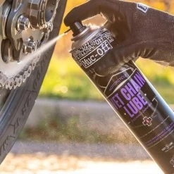 Muc-Off Wet Chain Lube Kettingspray 400ml -Winkel Voor Motorfietsonderdelen muc off chain lube wet westher 400ml