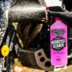 Muc-Off Basis Motorfiets Onderhoudspakket 12 Muc-Off Basis Motorfiets Onderhoudspakket -Winkel Voor Motorfietsonderdelen muc off motorcycle cleaner 1l 2 2